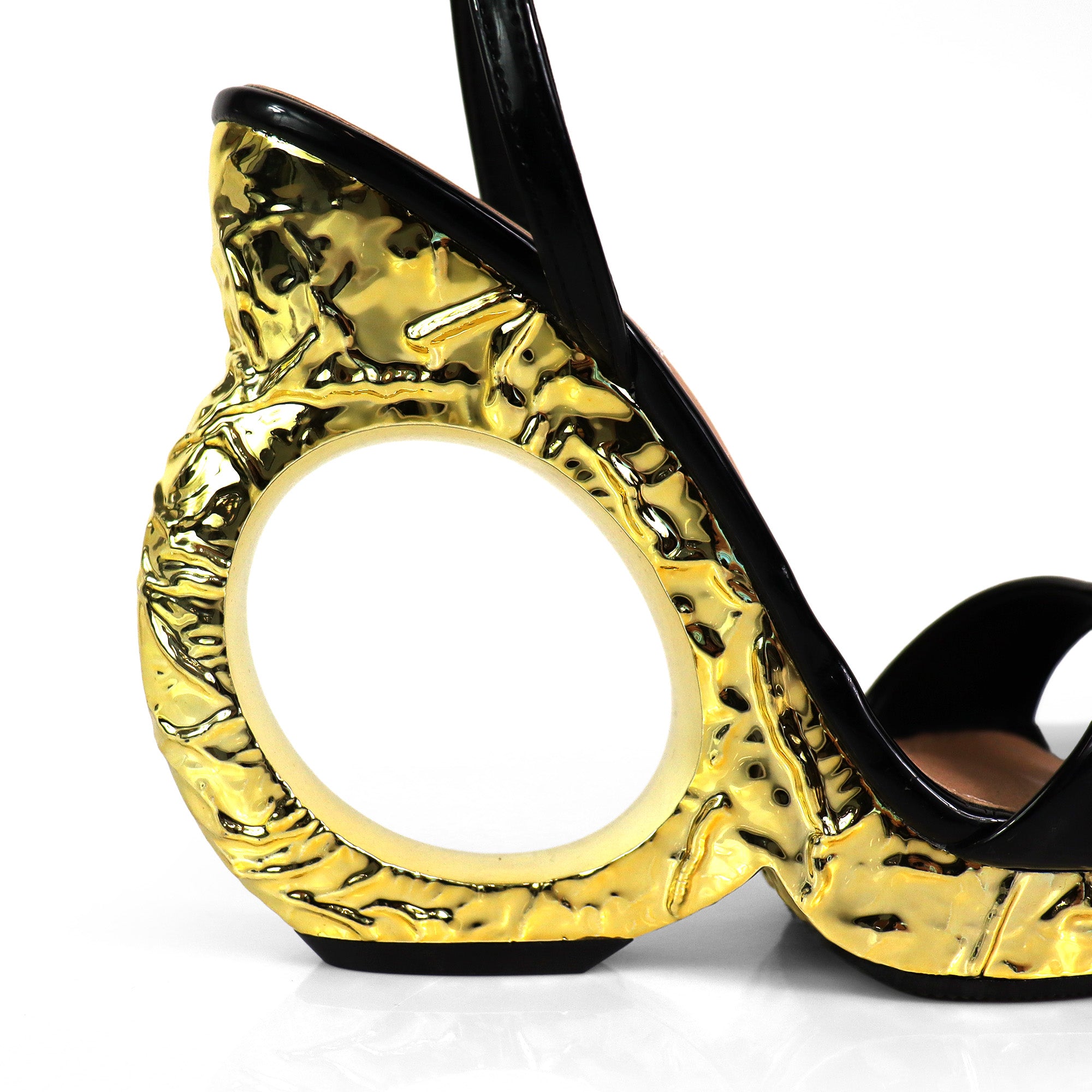 ZILLIE-1 CRIS-CROSS STARP SANDAL WEDGE BLACK