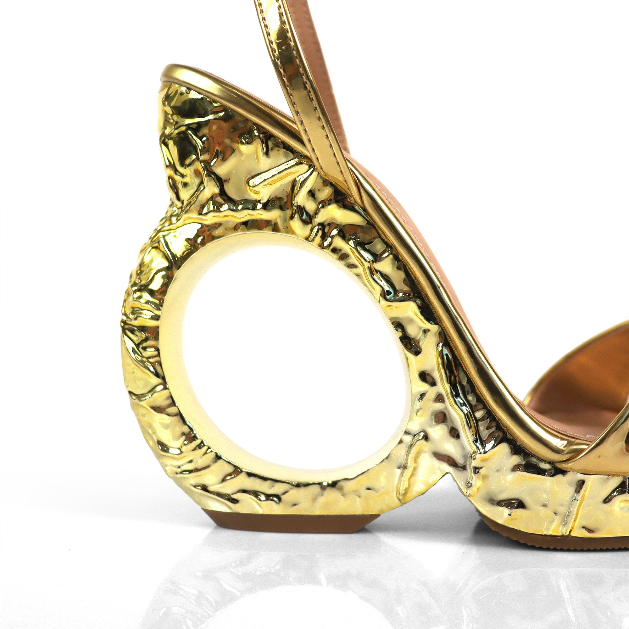 ZILLIE-1 CRIS-CROSS STARP SANDAL WEDGE GOLD